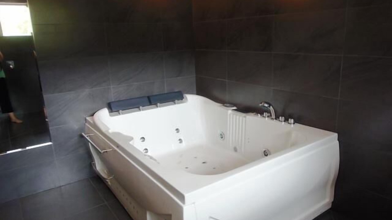 Photo of Bathroom in Halls Gap