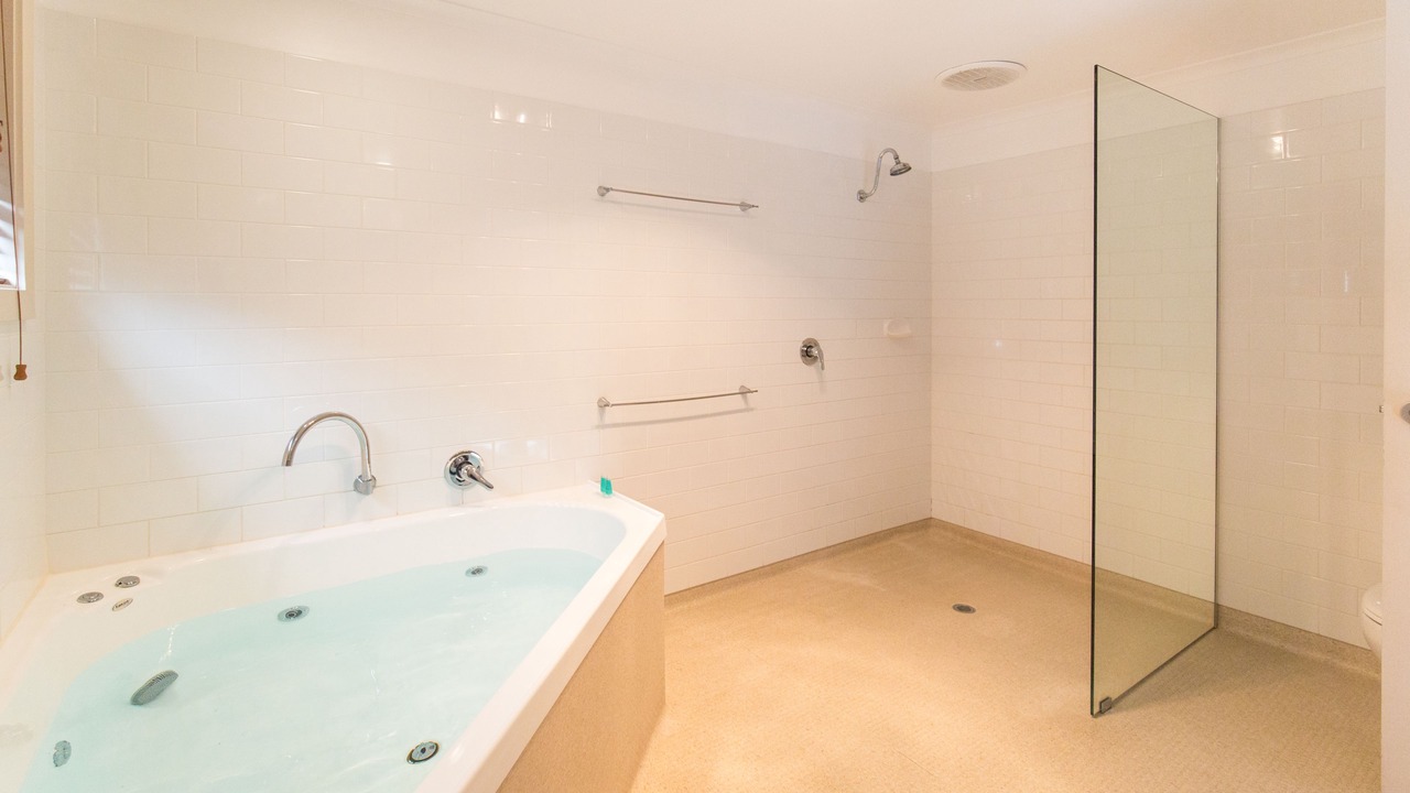 Photo of Bathroom in Apollo Bay