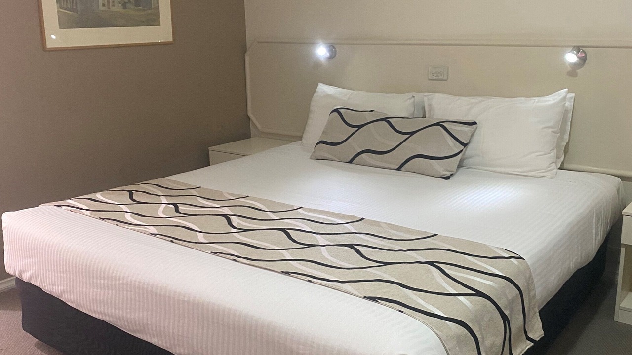 Photo of Bedroom in Deniliquin
