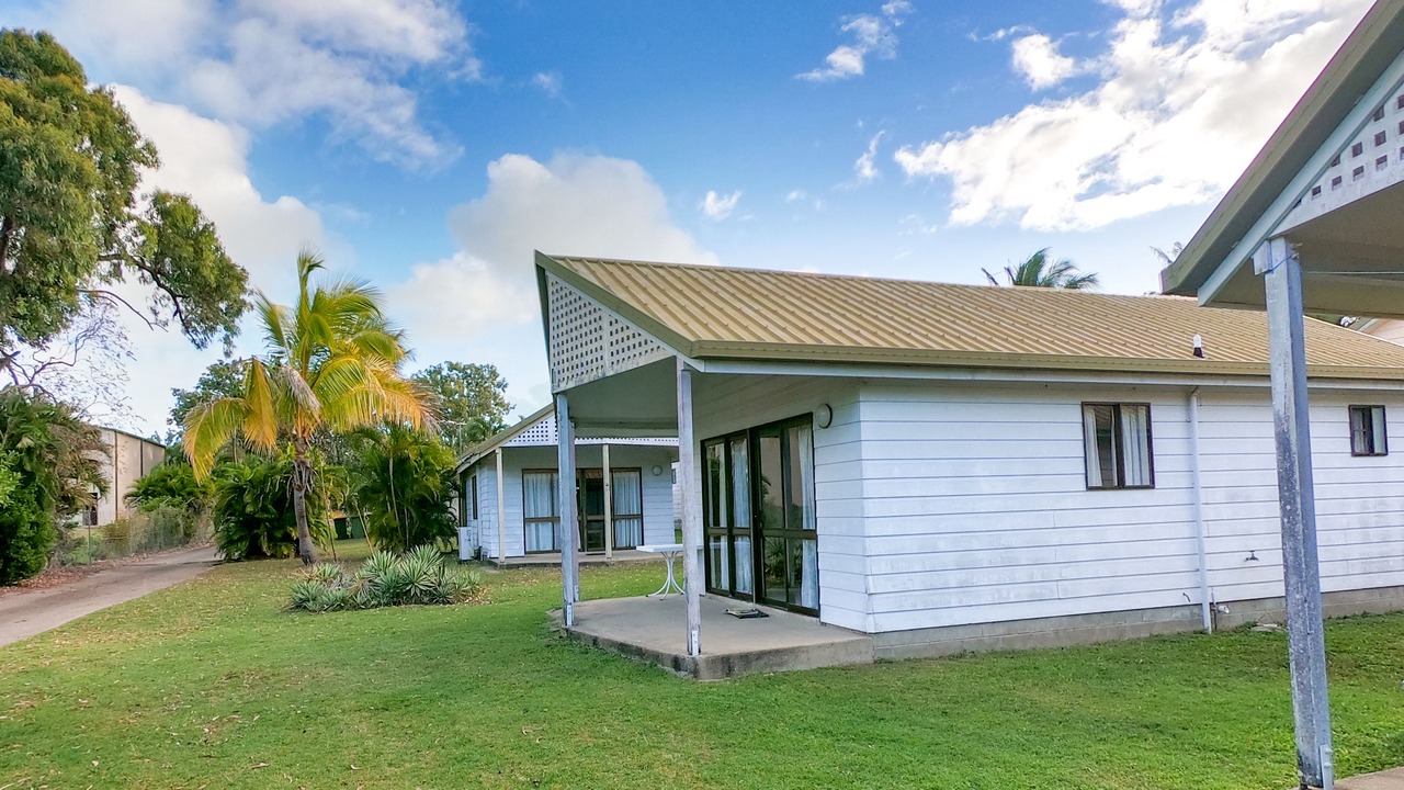 Photo of Buildings in Haliday Bay