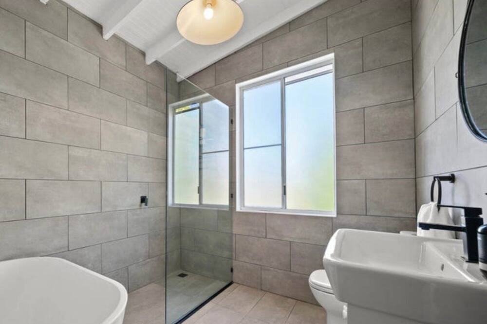 Photo of Bathroom in Armidale