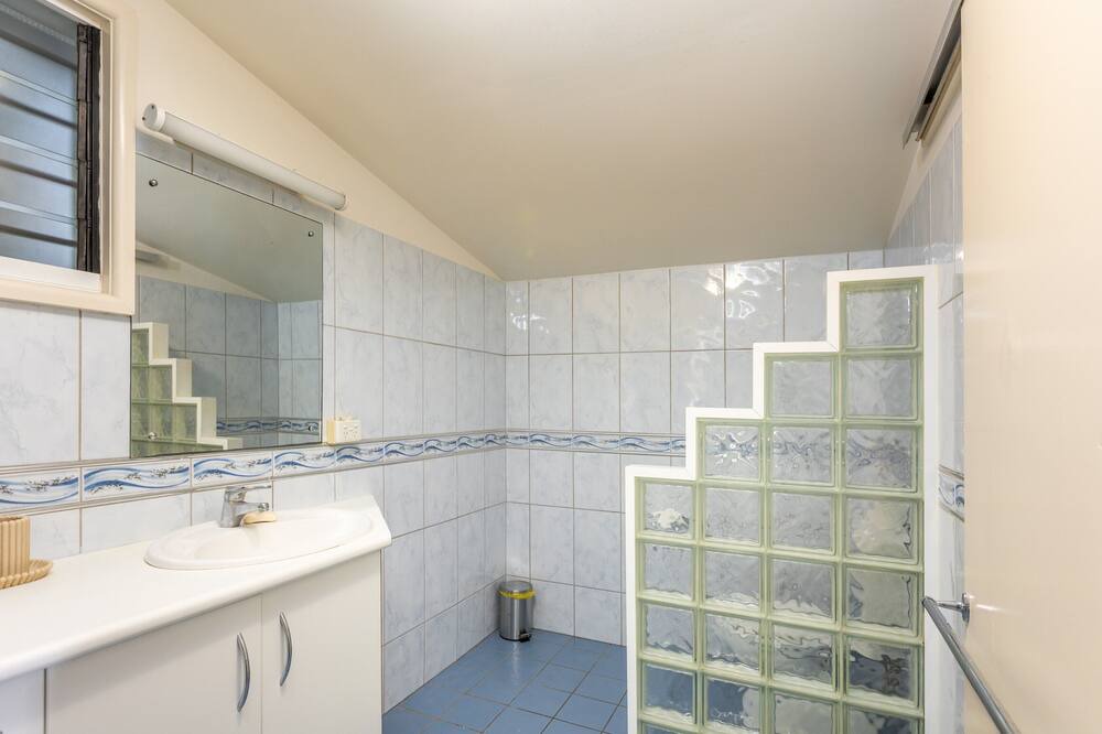 Photo of Bathroom in Fannie Bay
