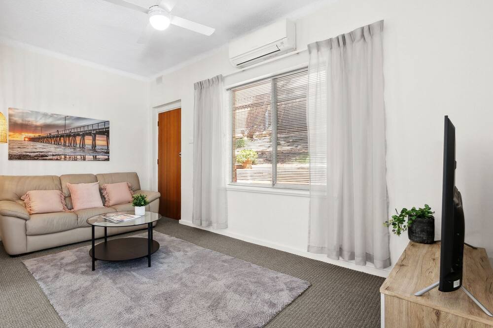 Photo of Livingroom in Henley Beach South
