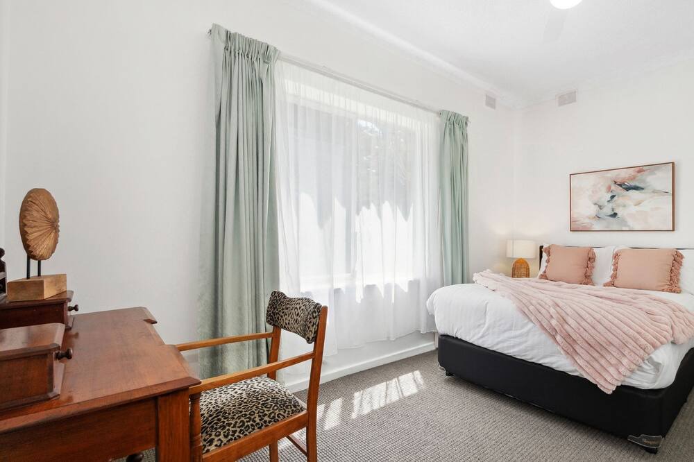 Photo of Bedroom in Henley Beach South