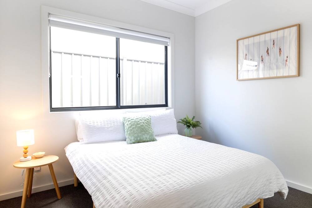 Photo of Bedroom in Dolphin Point