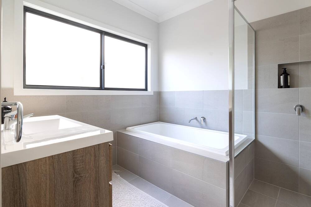 Photo of Bathroom in Dolphin Point