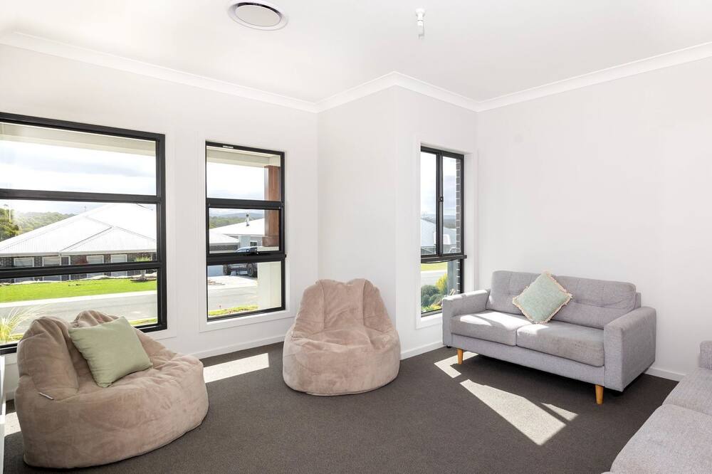 Photo of Livingroom in Dolphin Point