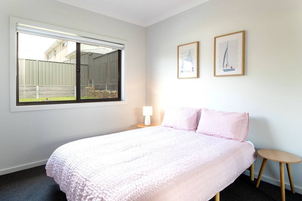 Photo of Bedroom in Dolphin Point