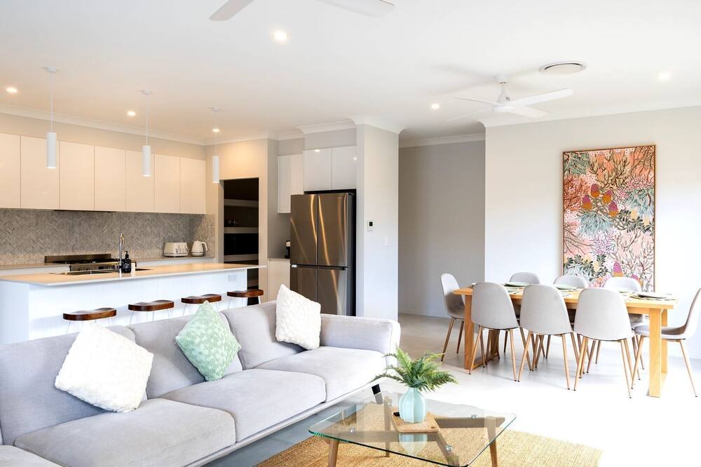 Photo of Livingroom in Dolphin Point