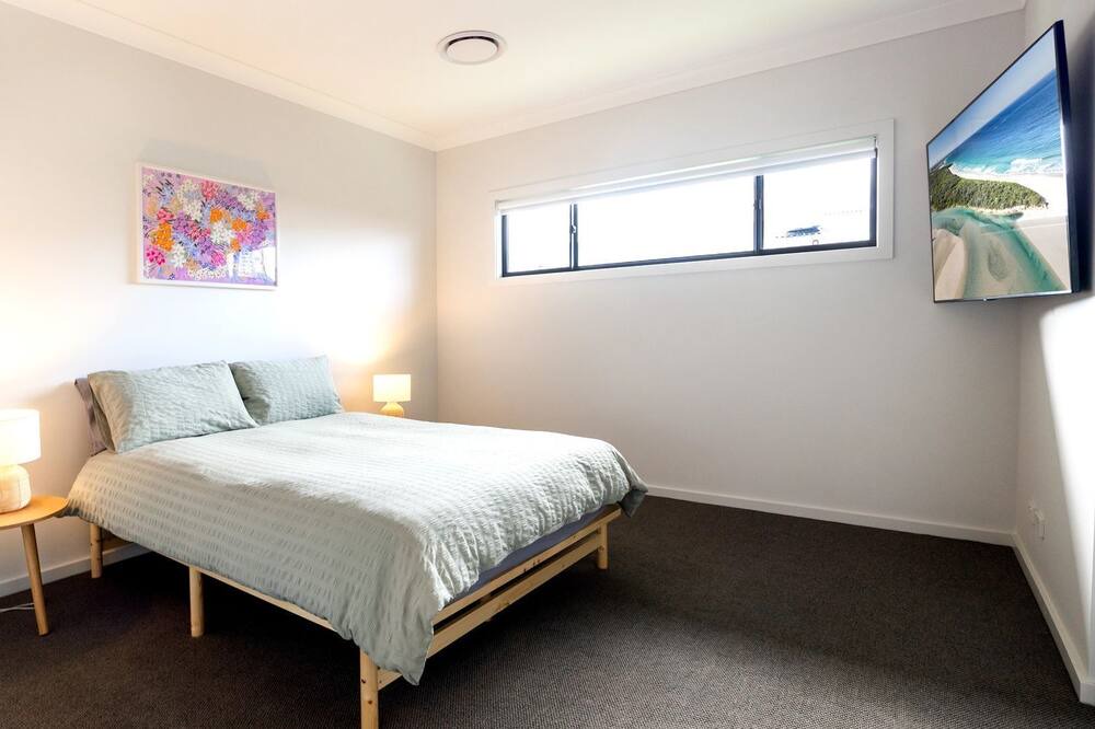 Photo of Bedroom in Dolphin Point