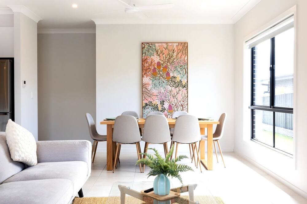Photo of Livingroom in Dolphin Point