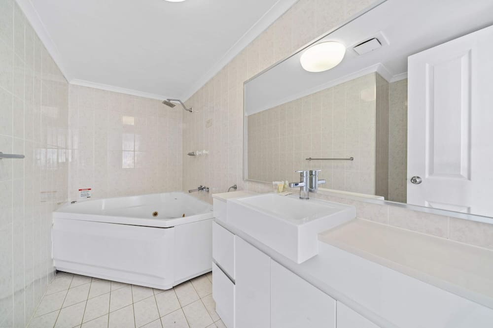Photo of Bathroom in Biggera Waters