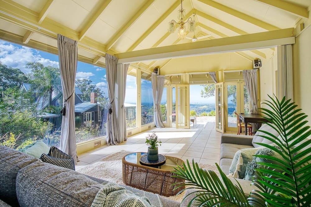 Photo of Bedroom in Advancetown