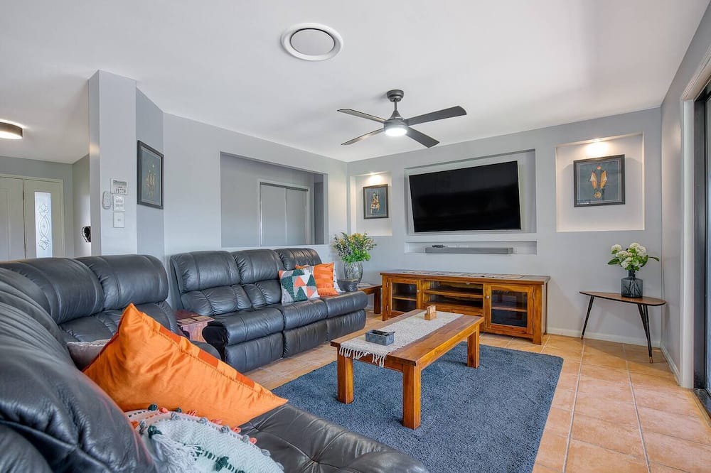 Photo of Bedroom in Oxenford