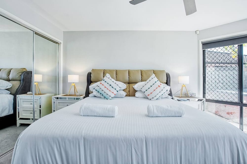Photo of Bedroom in Oxenford