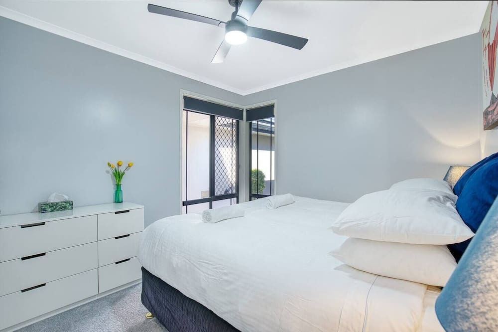 Photo of Bedroom in Oxenford