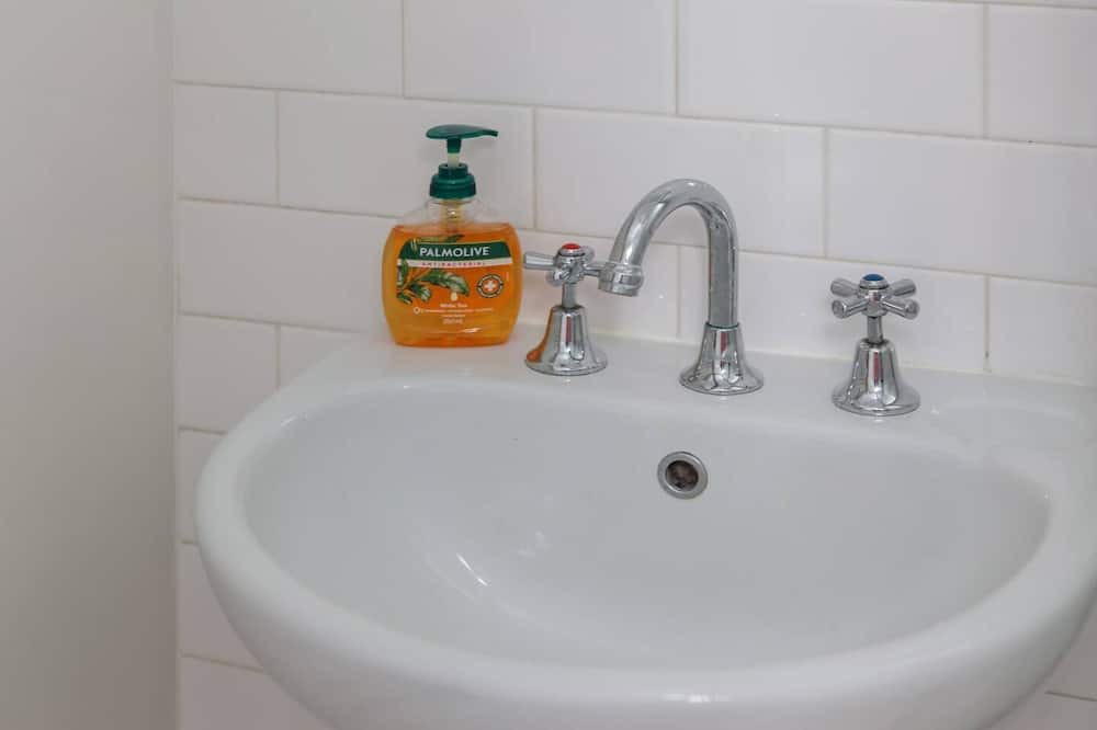 Photo of Bathroom in St Kilda West