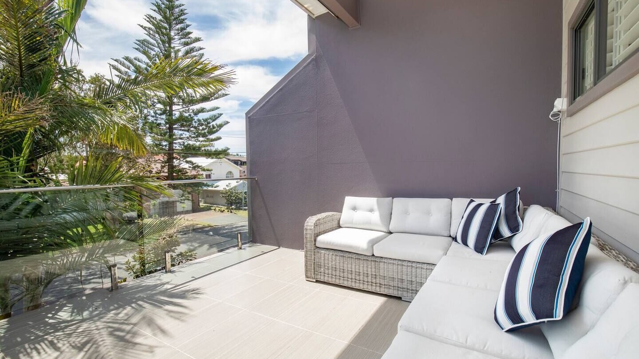 Photo of Outdoor in Redhead