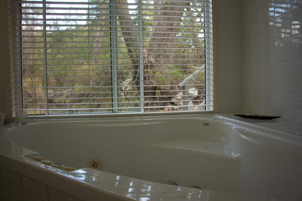 Photo of Bathroom in Kurrajong Heights
