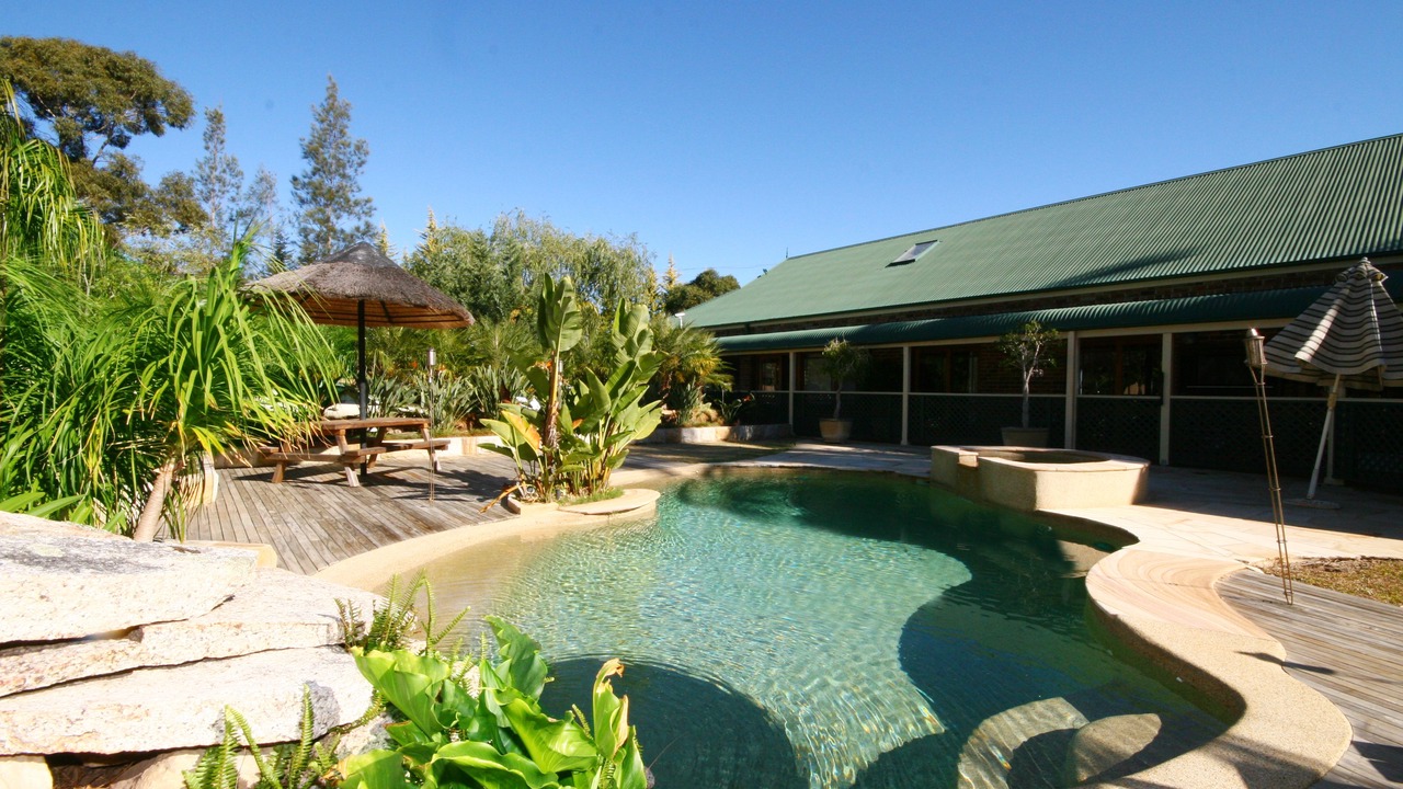 Photo of Outdoor in Middle Dural