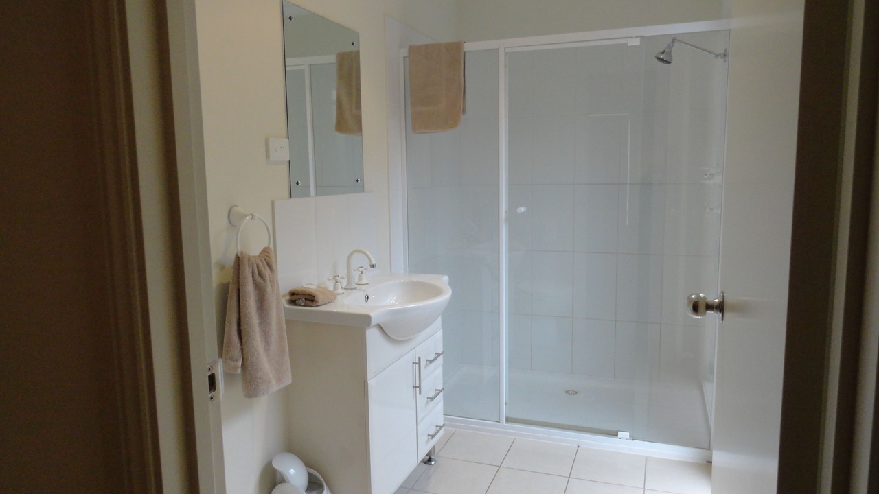 Photo of Bathroom in Kingscote