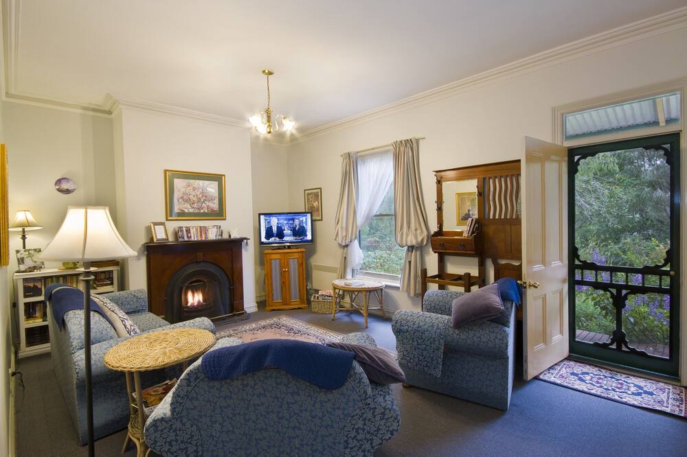 Photo of Livingroom in Lorne