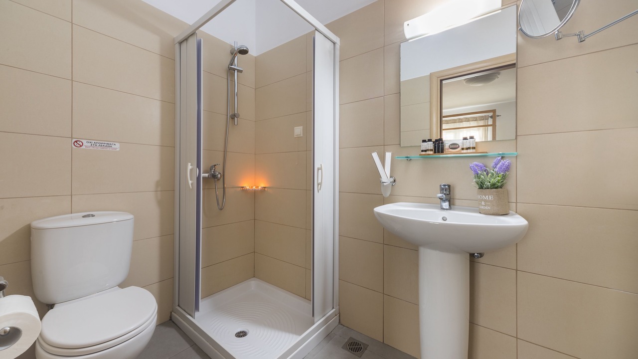 Photo of Bathroom in Kini