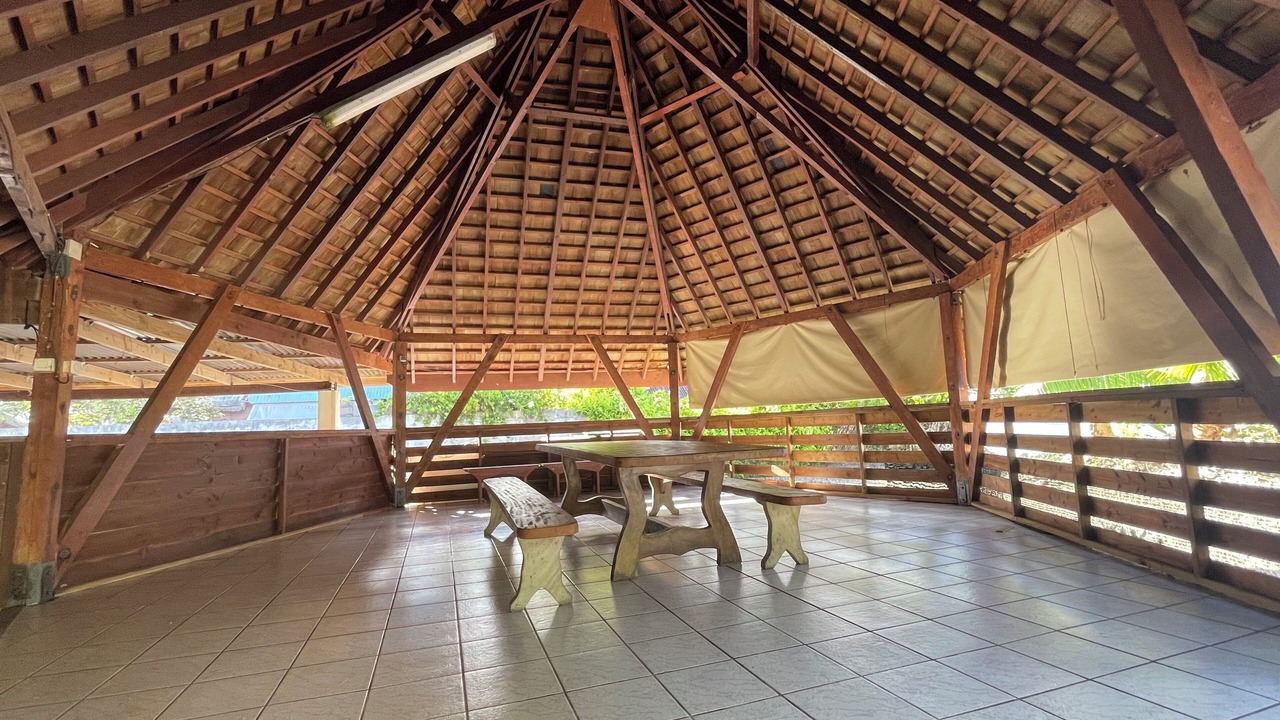 Photo of Livingroom in Afaahiti