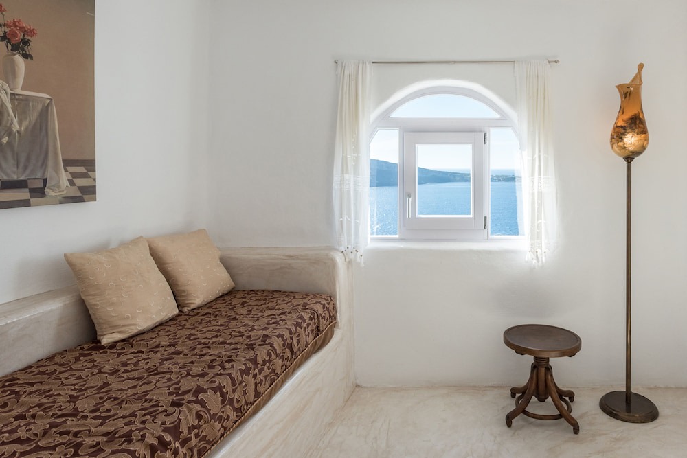 Photo of Bedroom in Oia