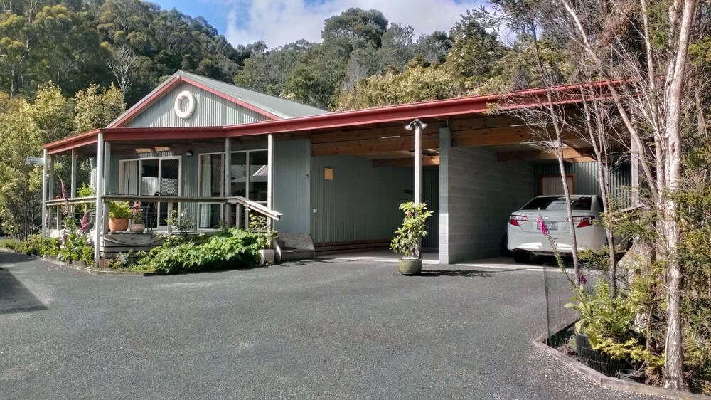 Photo of Others in Strahan