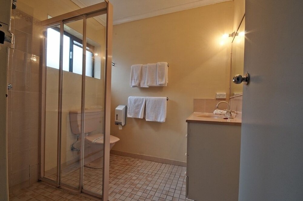 Photo of Bathroom in Narrandera