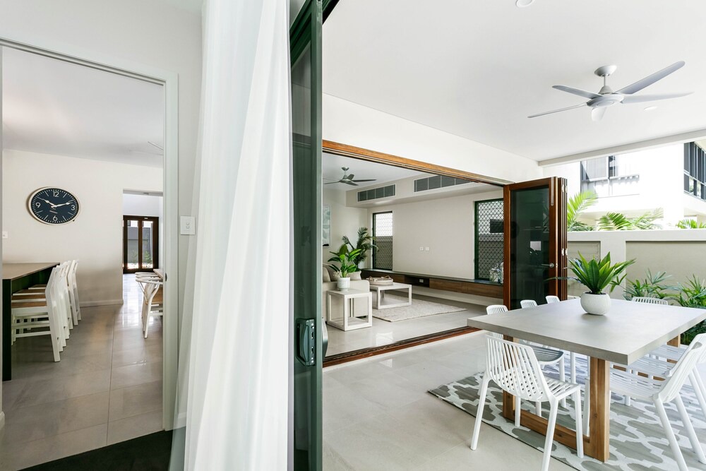 Photo of Livingroom in Palm Cove