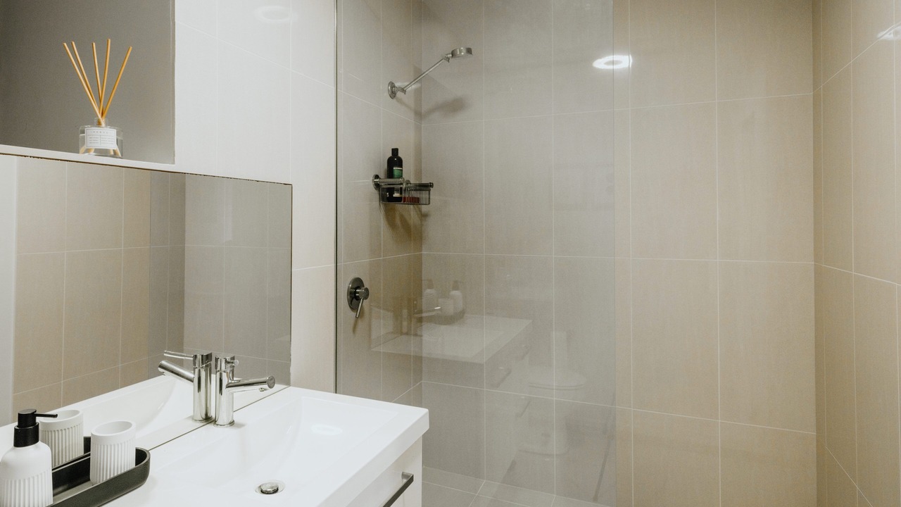 Photo of Bathroom in Black Head