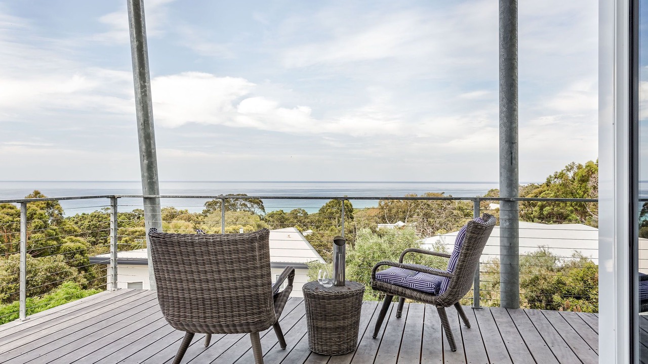 Photo of Patio Balcony in Eagle Bay