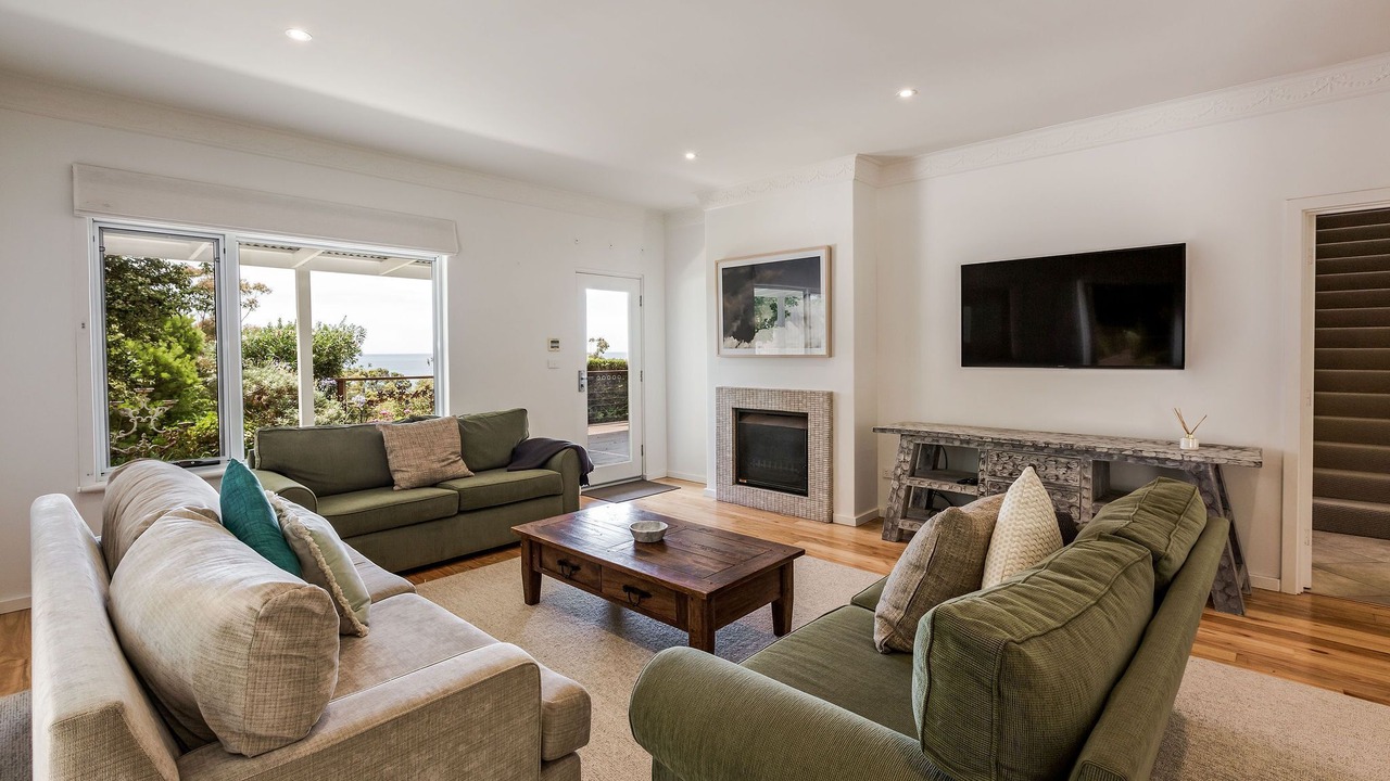 Photo of Livingroom in Eagle Bay
