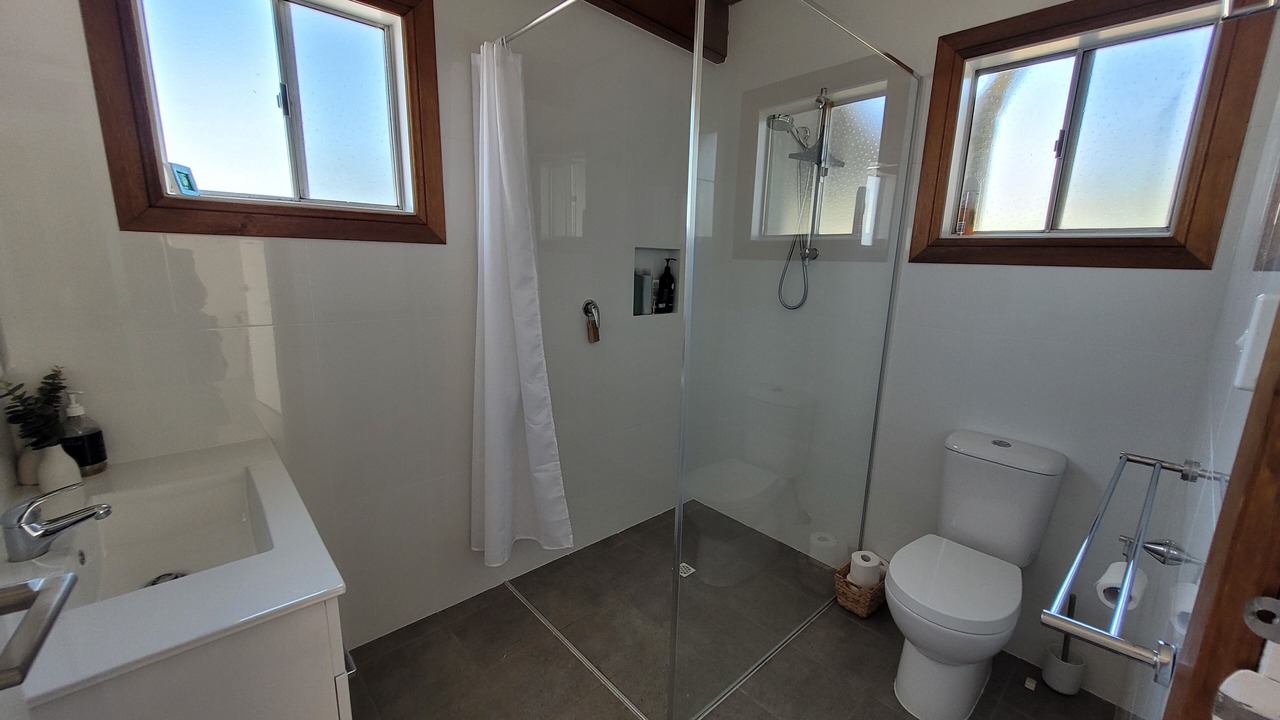 Photo of Bathroom in Tiddy Widdy Beach