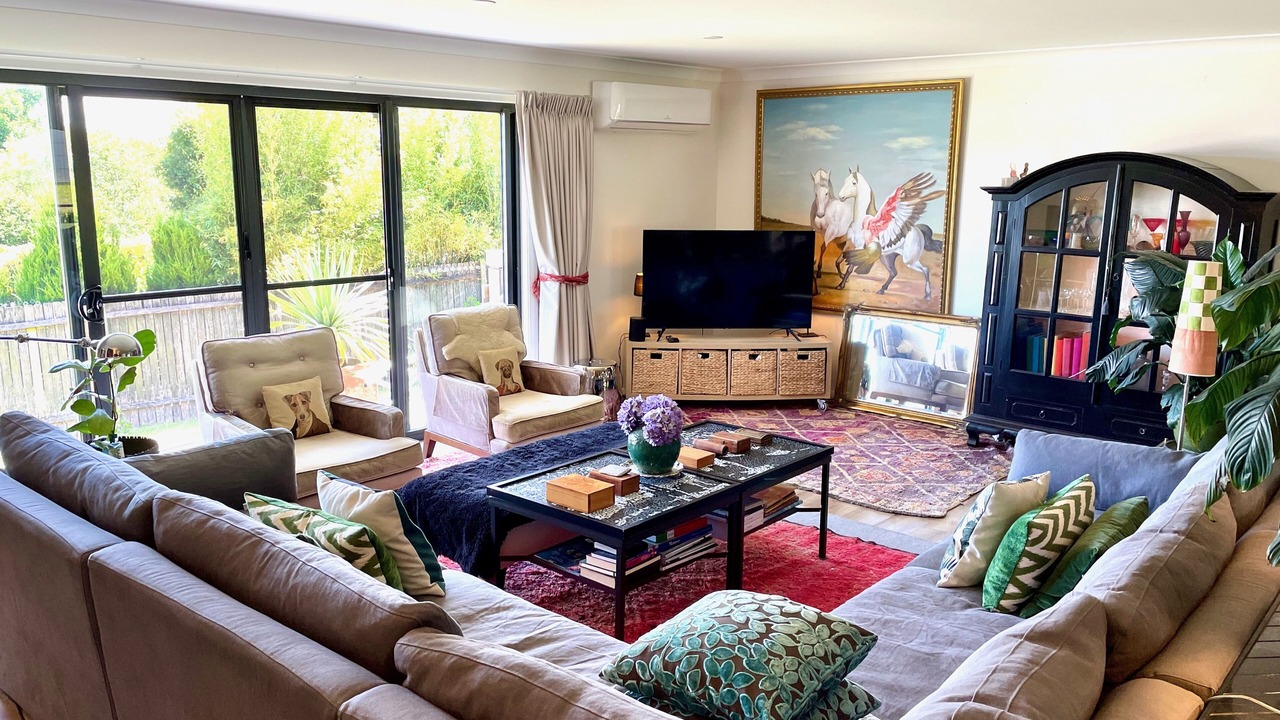 Photo of Livingroom in Milton