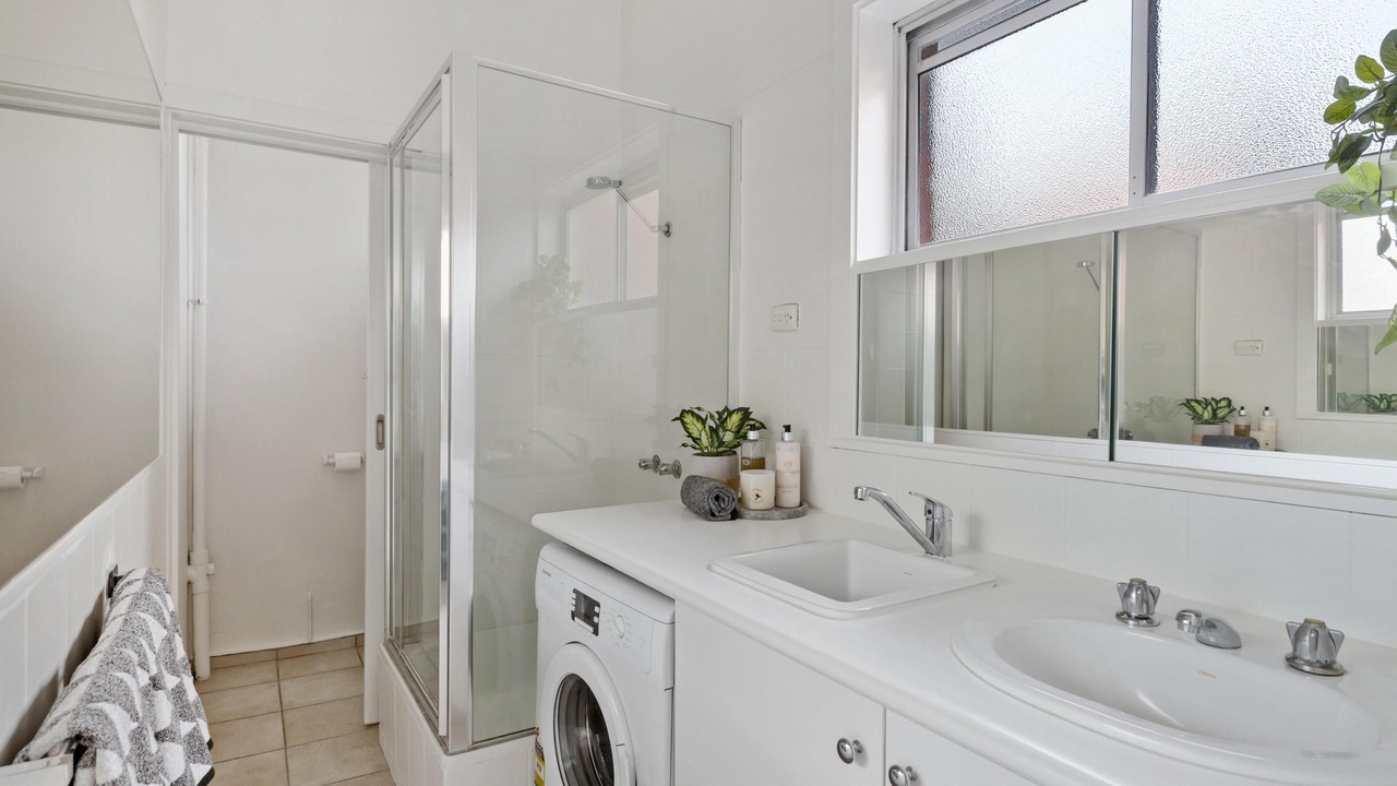 Photo of Bathroom in Middle Park