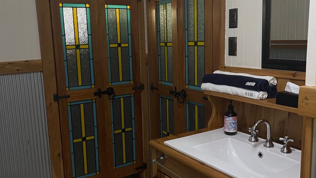 Photo of Bathroom in Booroobin