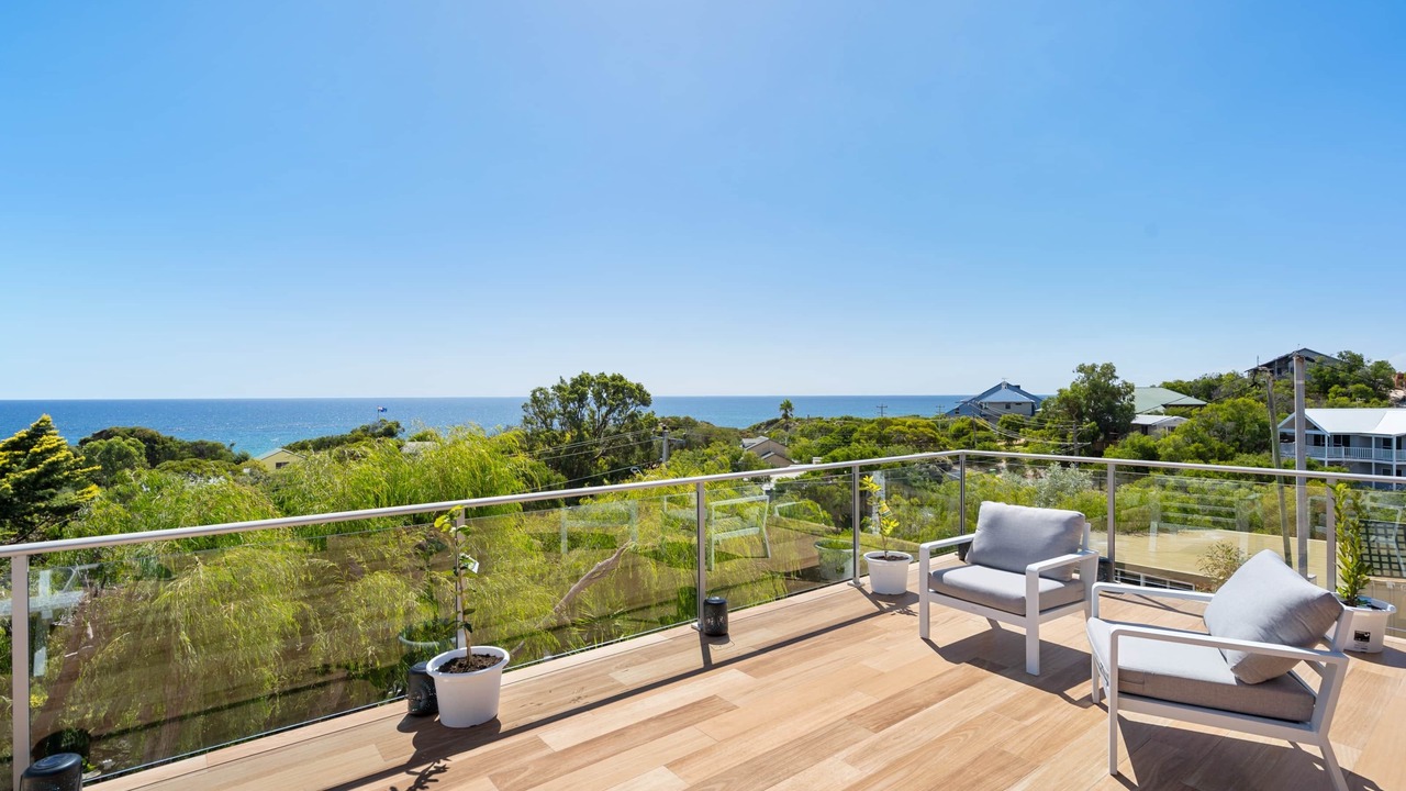 Photo of Patio Balcony in Peppermint Grove Beach