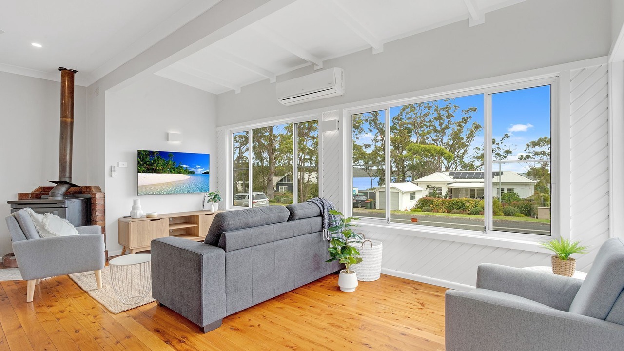 Photo of Livingroom in Erowal Bay