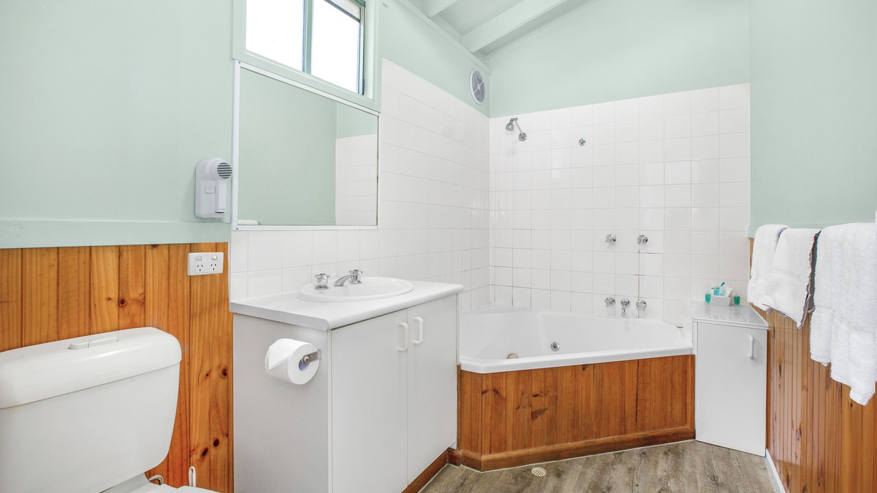 Photo of Bathroom in Halls Gap