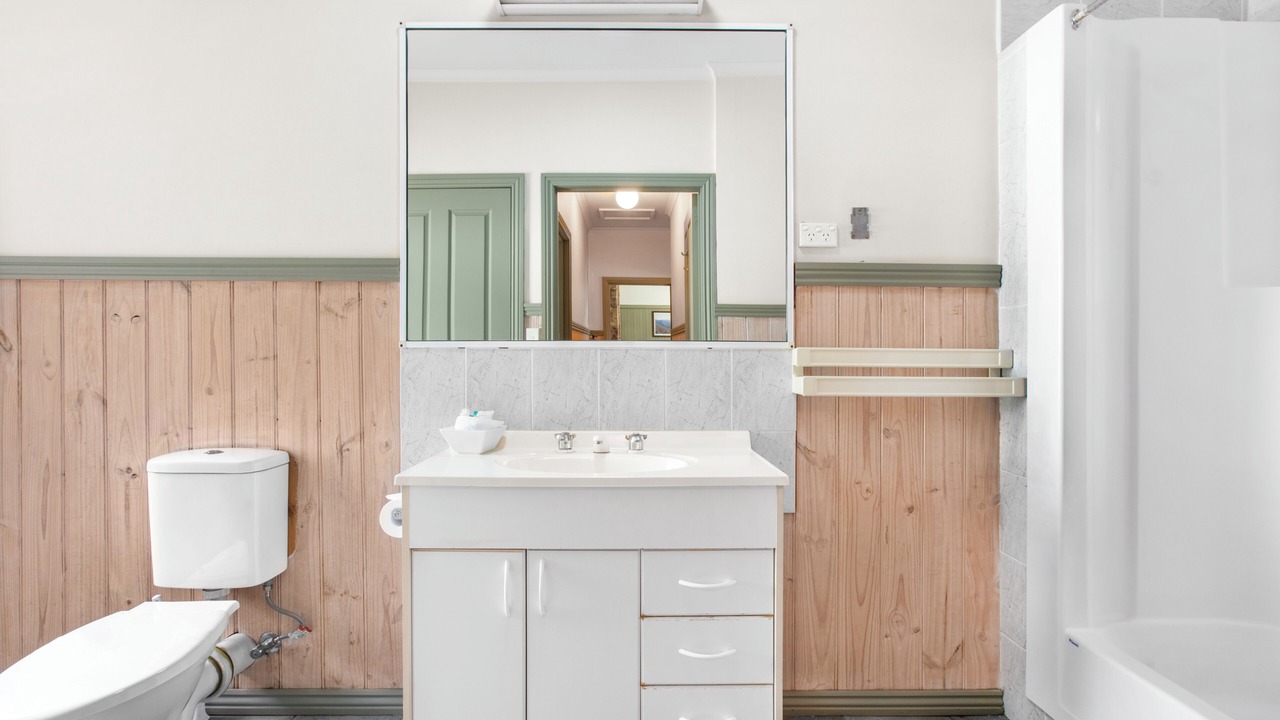 Photo of Bathroom in Halls Gap
