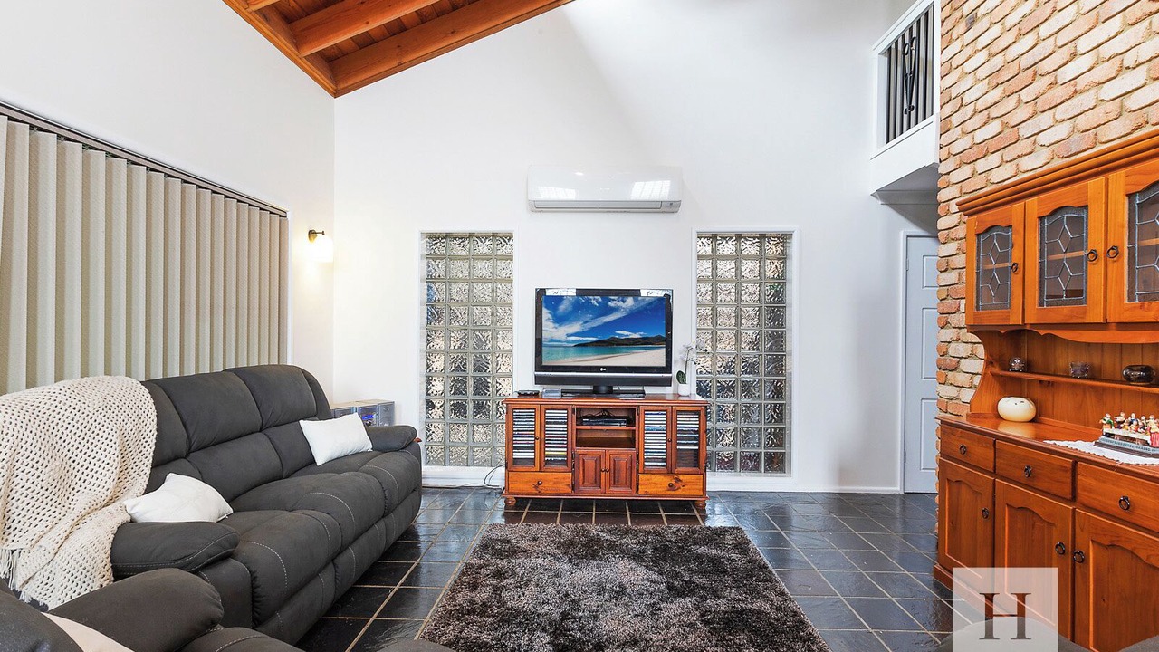 Photo of Livingroom in Mannering Park