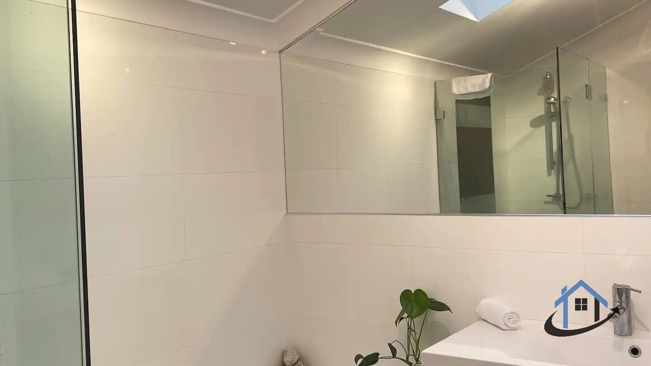Photo of Bathroom in Freshwater