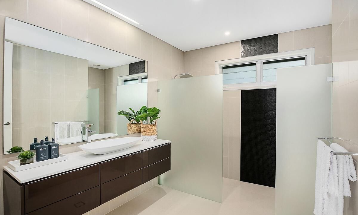 Photo of Bathroom in The Entrance North