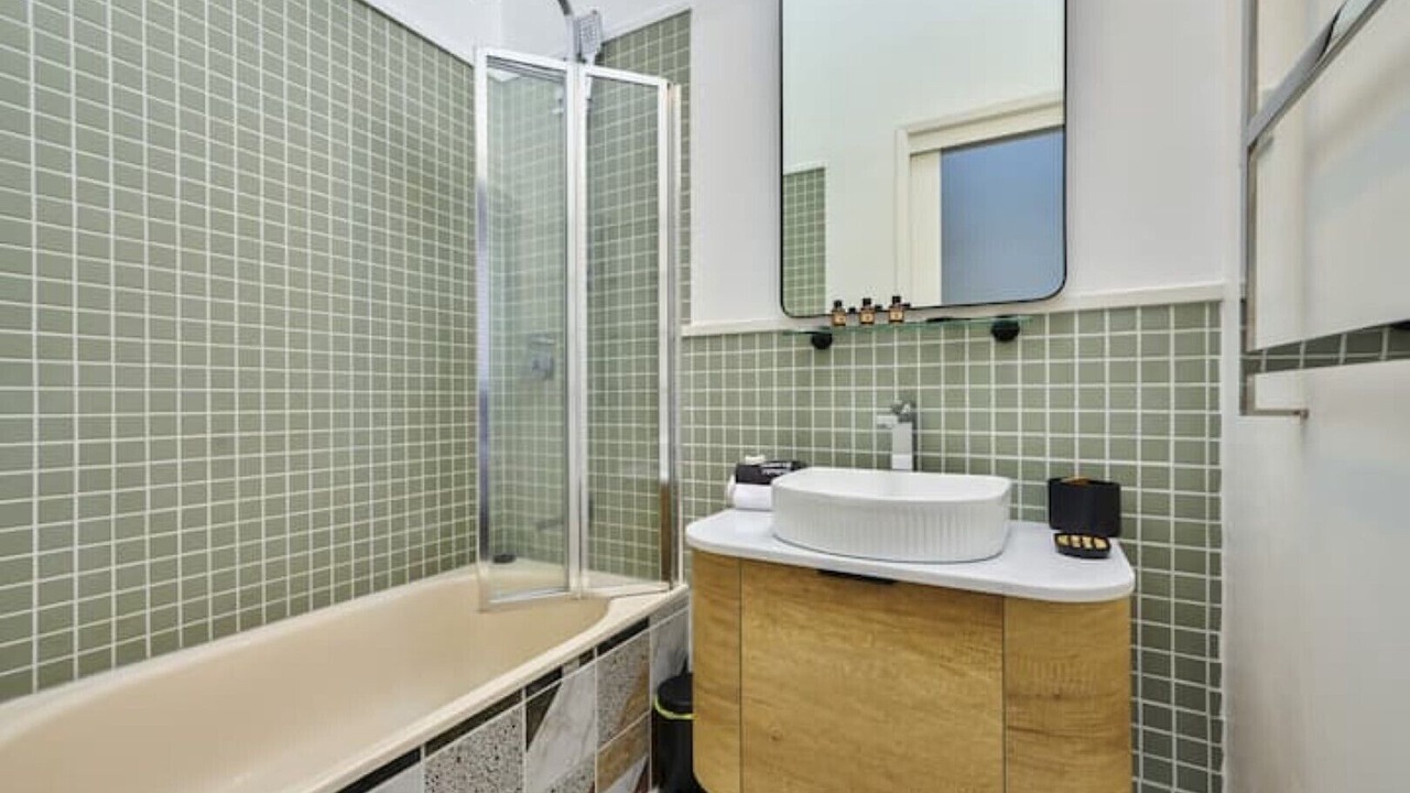 Photo of Bathroom in Carlton