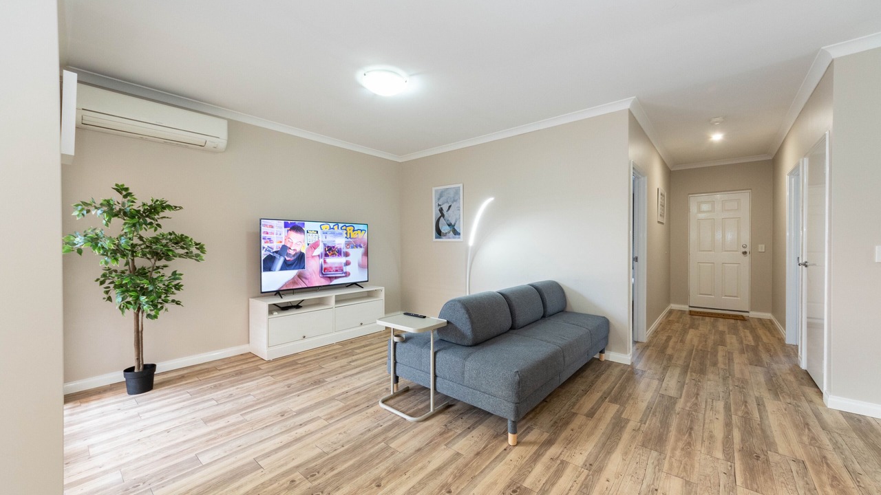 Photo of Livingroom in Cloverdale