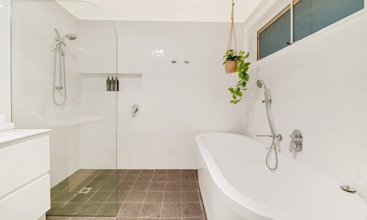 Photo of Bathroom in Calare