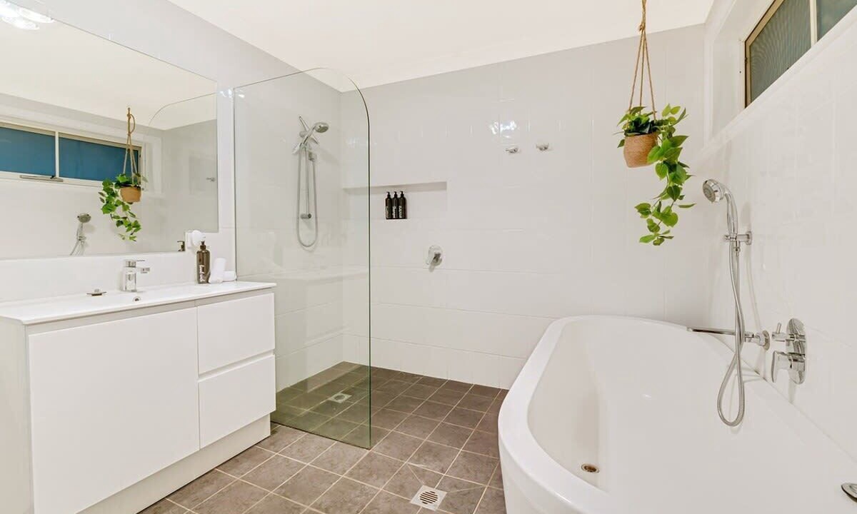 Photo of Bathroom in Calare